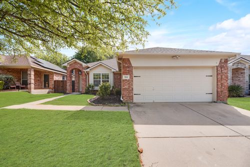 104 Goldeneye Ln, Fort Worth, TX, 76120-1624 | Card Image