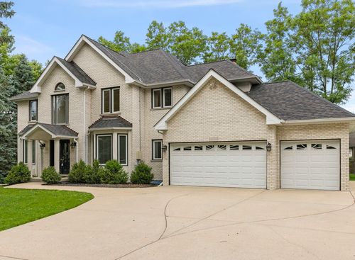 16W374 94th St, Burr Ridge, IL, 60527-6804 | Card Image