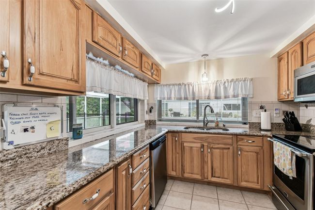 12101 Meadowbrook Ln, House other with 3 bedrooms, 2 bathrooms and null parking in Bayonet Point FL | Image 25