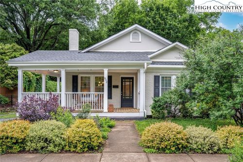 812 Gales Ave, Winston-Salem, NC, 27103-3704 | Card Image