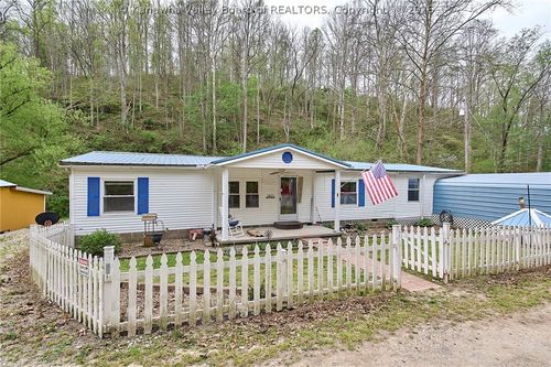1021 Mccomas Branch Rd, Milton, WV, 25541-7039 | Card Image