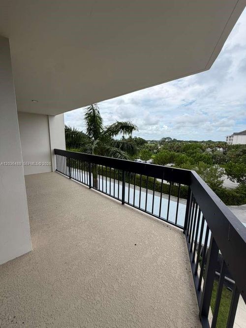 403-2400 Presidential Way, West Palm Beach, FL, 33401-1324 | Card Image