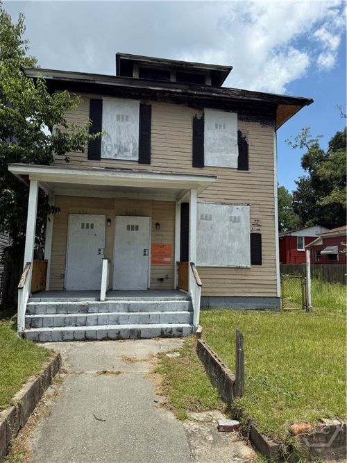 634 W 39th St, savannah, GA, 31415-8447 | Card Image