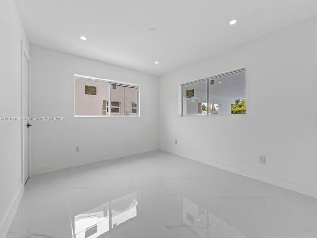 1007 Citrus Isle, House other with 4 bedrooms, 3 bathrooms and null parking in Fort Lauderdale FL | Image 46