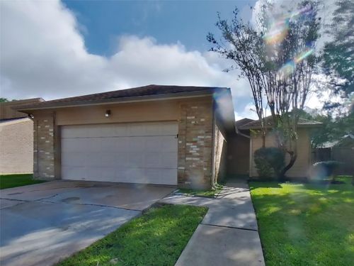 535 Shady Brook Dr, Stafford, TX, 77477-5918 | Card Image