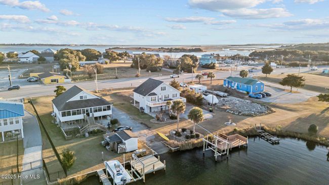 407 Cedar Point Blvd, House other with 3 bedrooms, 3 bathrooms and null parking in Cedar Point NC | Image 42