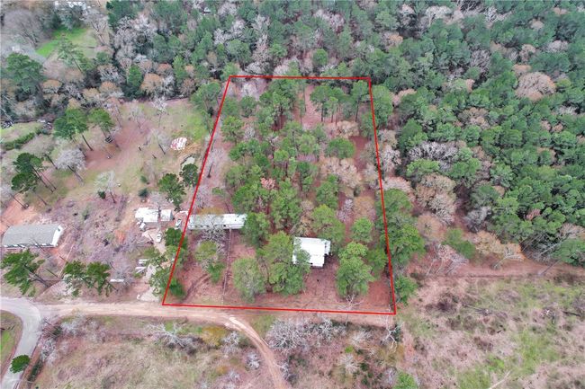 Aerial overview of property's location with property parcel outlined | Image 31