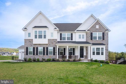 3120 Hawk Valley Ct, Center Valley, PA, 18034-8844 | Card Image