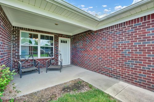11402 River Falls Dr, Louisville, KY, 40272-4590 | Card Image