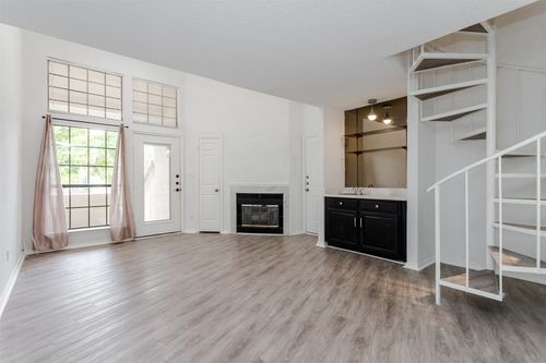 f206-5590 Spring Valley Rd, Dallas, TX, 75254-3070 | Card Image