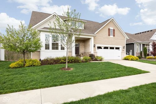 16200 Natures Way, Westfield, IN, 46074-5203 | Card Image
