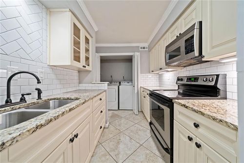 188 Triumph Dr Nw, Atlanta, GA, 30327-1049 | Card Image