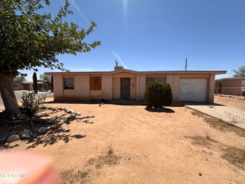 10452 Omega Cir, El Paso, TX, 79924-2413 | Card Image