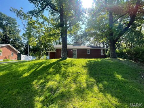 2131 Hill Crest Dr, Highland, IL, 62249-2366 | Card Image