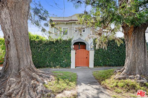 1357 S Cloverdale Ave, LOS ANGELES, CA, 90036-3405 | Card Image