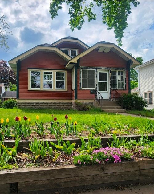 4415 Queen Ave N, Minneapolis, MN, 55412-1136 | Card Image