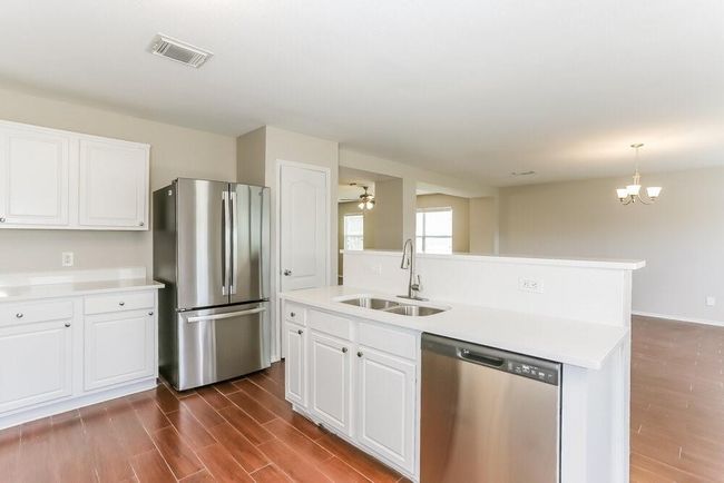 22910 Twisting Pine Dr, House other with 4 bedrooms, 3 bathrooms and 2 parking in Spring TX | Image 9