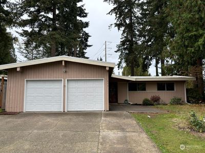 645 164th Place Ne, House other with 4 bedrooms, 2 bathrooms and 2 parking in Bellevue WA | Image 2