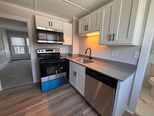 291 Village St, Concord, NH, 03303-4802 | Card Image