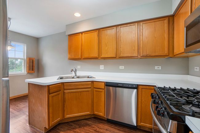2583 - 2583 Dickens Ct, House attached with 2 bedrooms, 2 bathrooms and 1 parking in Aurora IL | Image 7