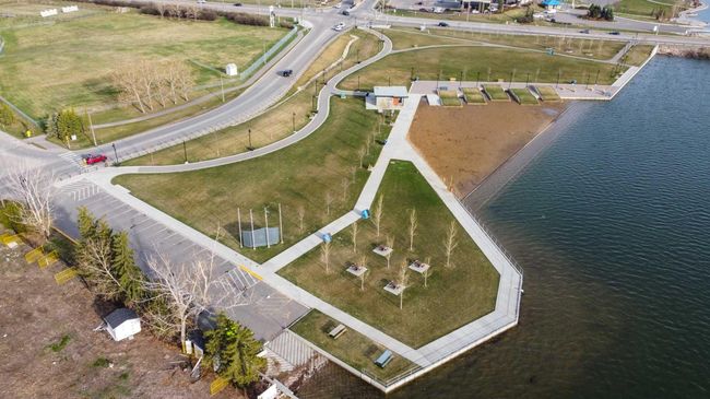 828 West Lakeview Drive, House other with 3 bedrooms, 3 bathrooms and 4 parking in Chestermere AB | Image 43