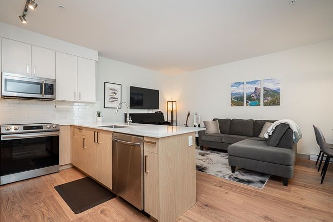 210 - 6968 Royal Oak Ave, Condo with 1 bedrooms, 1 bathrooms and 1 parking in Burnaby BC | Image 10