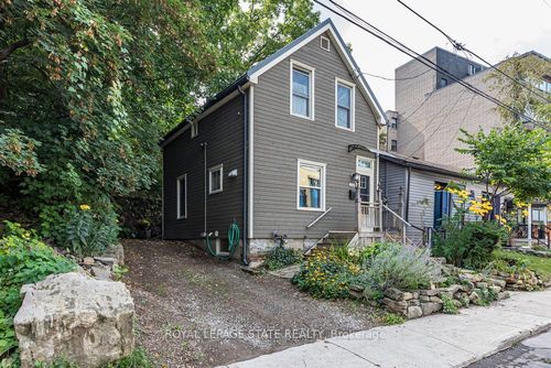 210 Charlton Ave E, Hamilton, ON, L8N1Z1 | Card Image