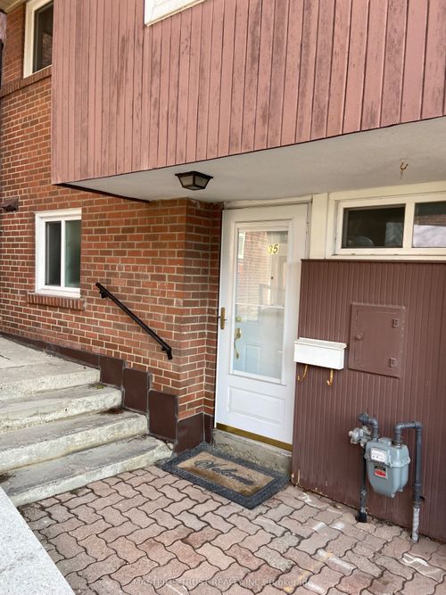 35-10 Esterbrooke Ave, North York, ON, M2J2C2 | Card Image