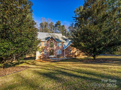 105 Boyd Dr, Flat Rock, NC, 28731-8703 | Card Image