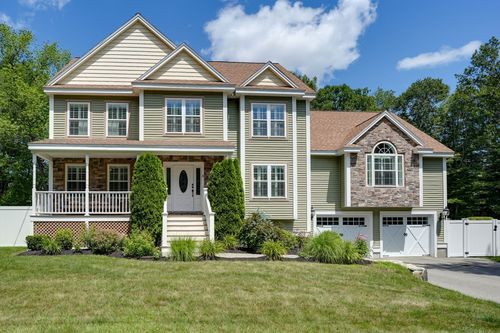 8 Laurie Ln, Burlington, MA, 01803-1724 | Card Image