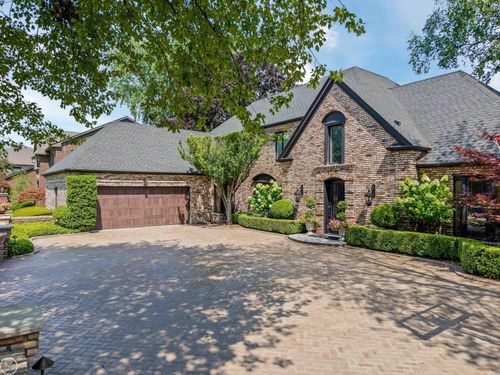 54 Belle Meade St, Grosse Pointe Shores, MI, 48236-1553 | Card Image