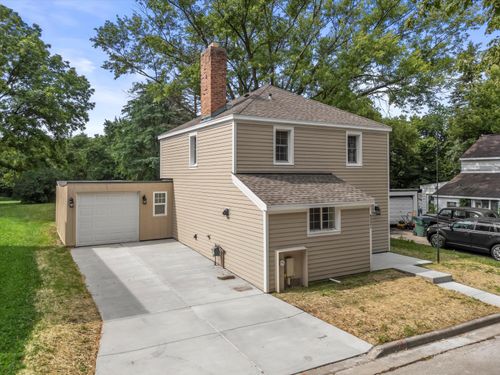 6321 Schoolway, Greendale, WI, 53129-1823 | Card Image