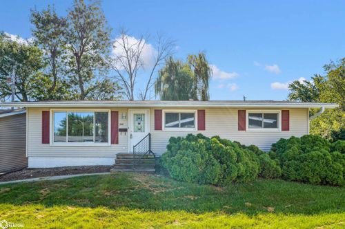 1108 Steves Ct, Marshalltown, IA, 50158-3984 | Card Image