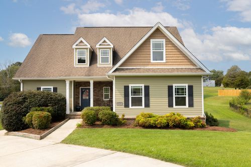 9901 Breeze Hill Ln, Soddy Daisy, TN, 37379-3596 | Card Image