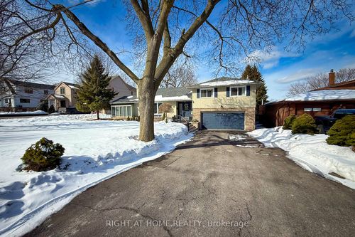 6 Fairhaven Dr, Etobicoke, ON, M9P2P6 | Card Image