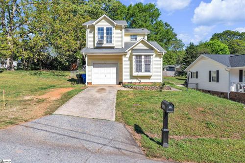 203 Lowndes Ave, Greenville, SC, 29607-1433 | Card Image