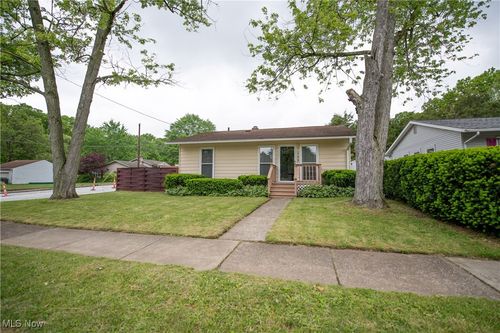 142 Marion Ave, Mogadore, OH, 44260-1027 | Card Image