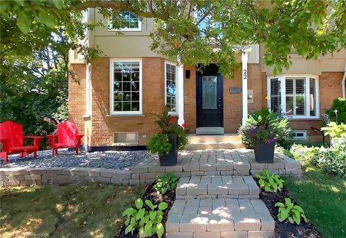 22 Waterford Cres, Stoney Creek, ON, L8E4Z9 | Card Image