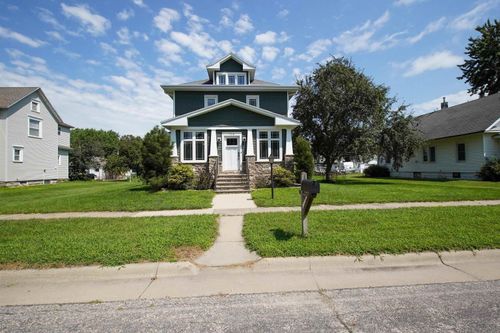 718 Howard St, Aplington, IA, 50604-1044 | Card Image