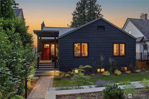 221 N Garden St, Bellingham, WA, 98225-5815 | Card Image