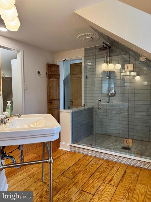 509 Main St, Washington, VA, 22747-1819 | Card Image