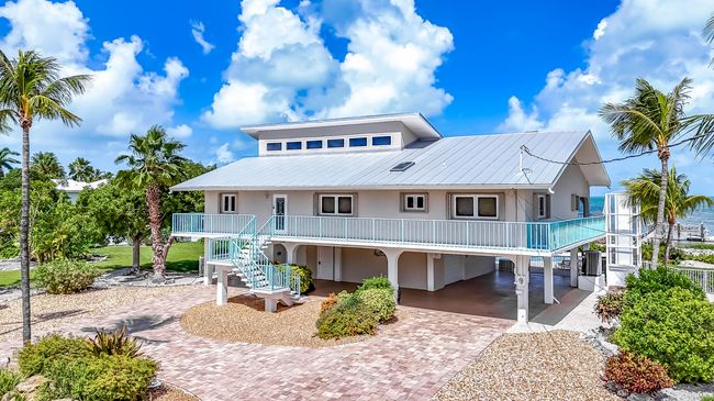 Ocean front beach house with pool (1 of | Image 74