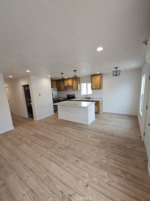 20460 Rimrock Rd, Apple Valley, CA, 92307-6172 | Card Image