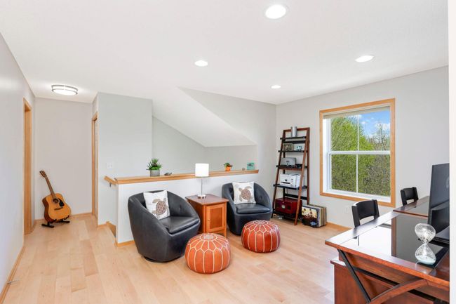 Upper level loft | Image 14