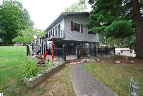 3276 Comanche Trl, West Branch, MI, 48661-9732 | Card Image