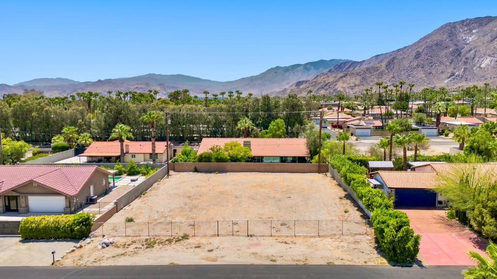 Land in Palm Springs