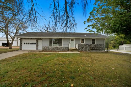 125 W Raven St, Belle Plaine, MN, 56011-1703 | Card Image