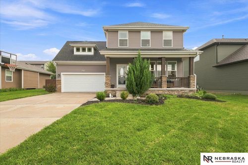 10212 Rosewater Pkwy, Bennington, NE, 68007-8099 | Card Image