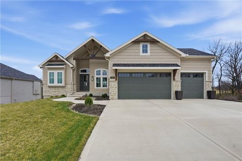 8605 Ne 87th Ter, Kansas City, MO, 64157-6267 | Card Image