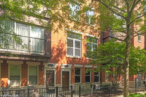31a-2517 Calumet Ave, Chicago, IL, 60616-2438 | Card Image